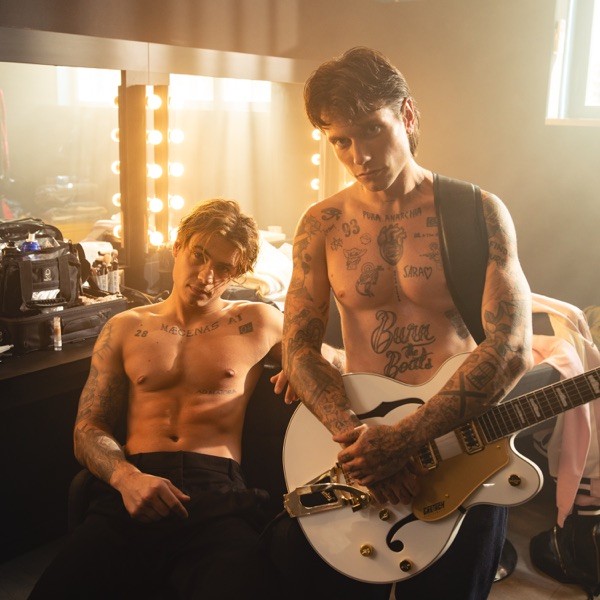 MUSICA ANIMALE - BENJI & FEDE